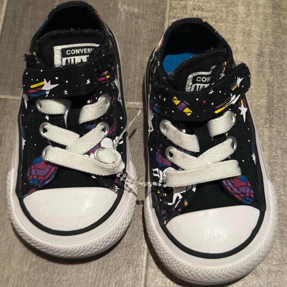 Converse Black Kids Space Print Low Top Sneakers with White Toe. SIZE 4 - Picture 7 of 8